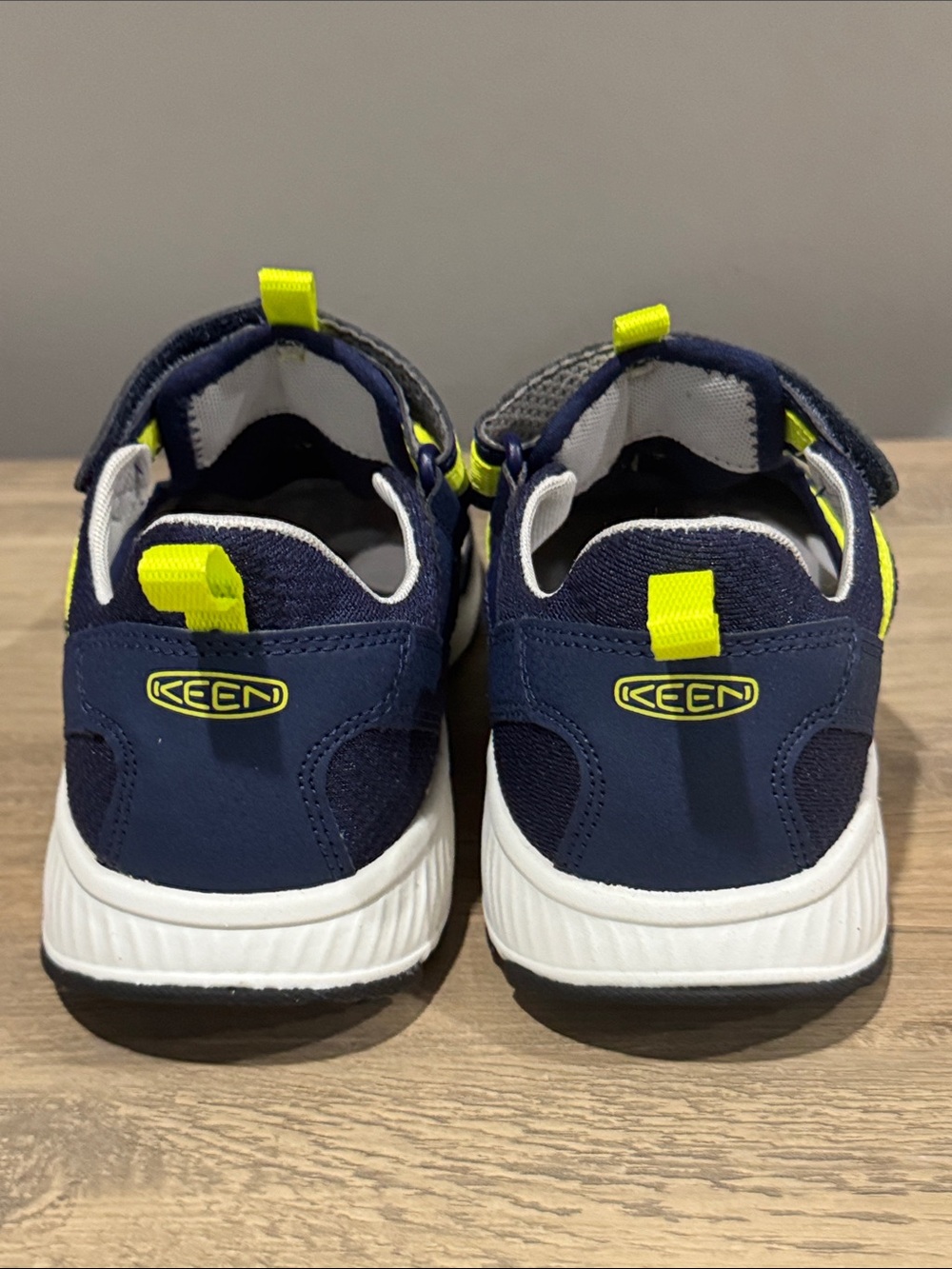 NEW Keen Kids Navy and Neon Yellow Sport Sandals, 5Y - Picture 4 of 5